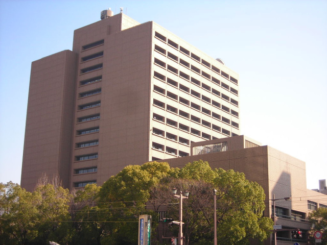 役所　広島市役所（役所）まで424m