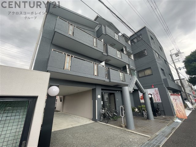 建物外観　専用ゴミ置き場あります