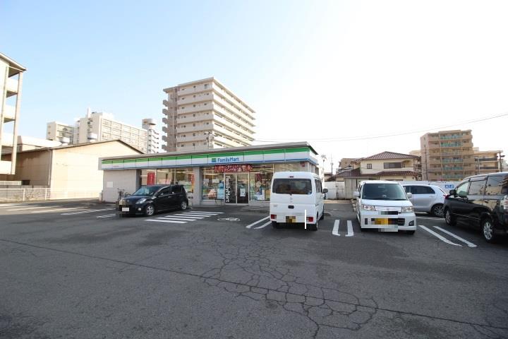 コンビニ　ファミリーマート岡山東古松店（コンビニ）まで302m