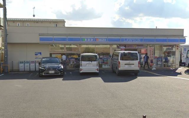 コンビニ　ローソン八潮駅南店（コンビニ）まで198m