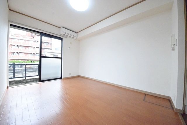 居室・リビング　★明るい居室★