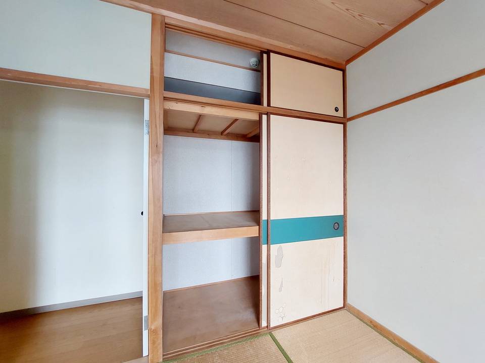 収納　押入れ