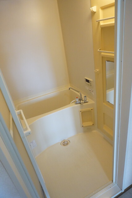 バス・シャワールーム　追焚給湯付きバス