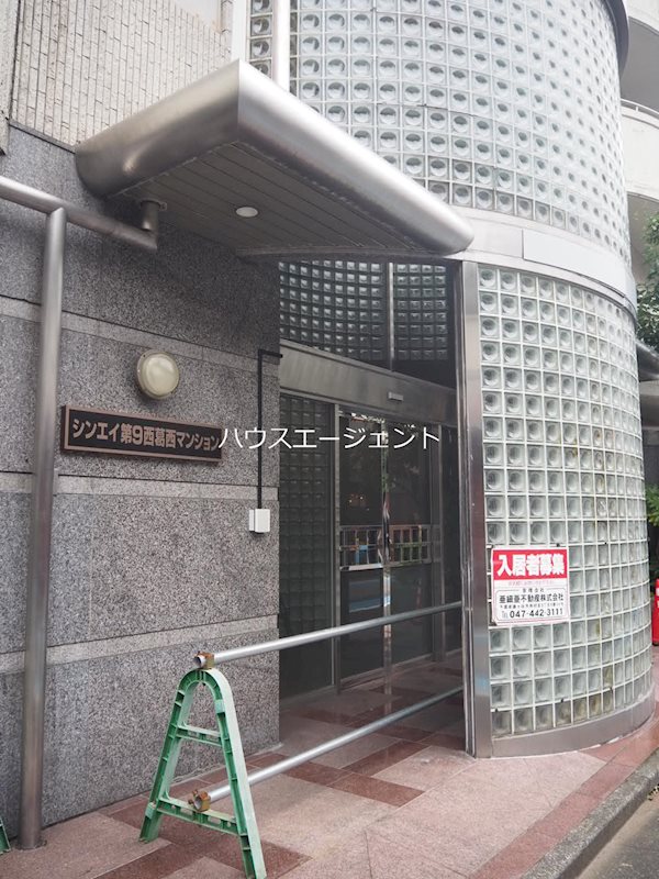 エントランス　エントランス付近も高級感あります。