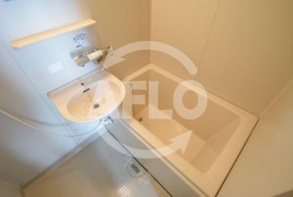 バス・シャワールーム　レフィナード鶴翁　バスルーム