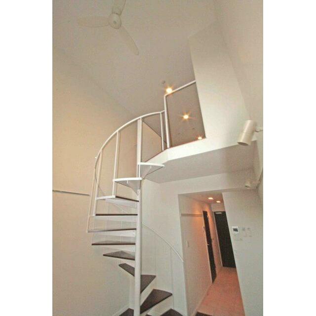 その他設備　螺旋階段