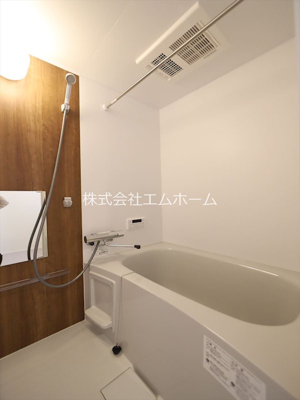 バス・シャワールーム　浴室暖房乾燥機付　追い焚き・オートバス機能付お風呂