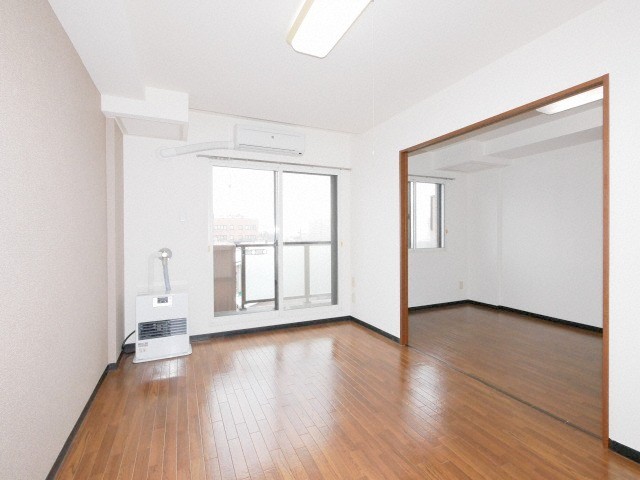 居室・リビング　☆広々とした間取り☆