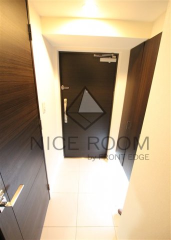 玄関　エスライズ難波EAST　玄関