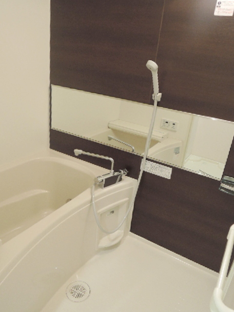 バス・シャワールーム　広々としたお風呂で一日の疲れを癒しましょう