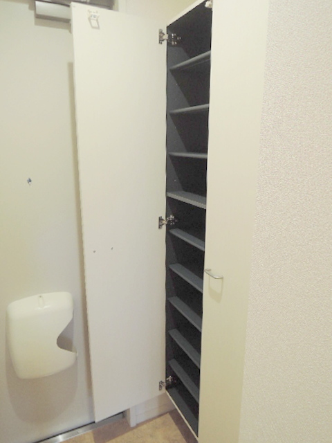 玄関　背の高いシューズＢＯＸ