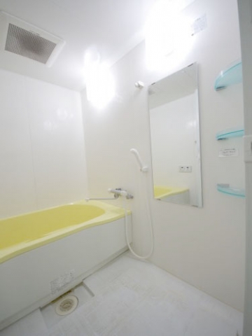 バス・シャワールーム　浴室（類似室内）