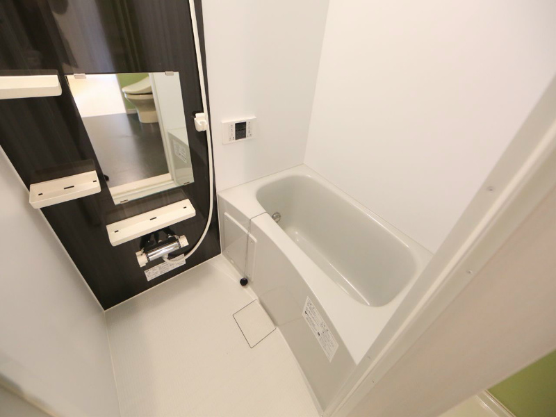 バス・シャワールーム　追い焚き　オートバス機能付バスルーム