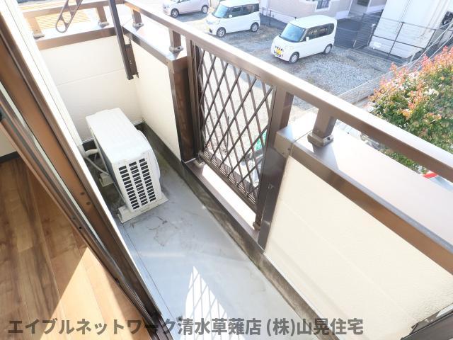 バルコニー　暖かな日差しのふりそそぐバルコニー