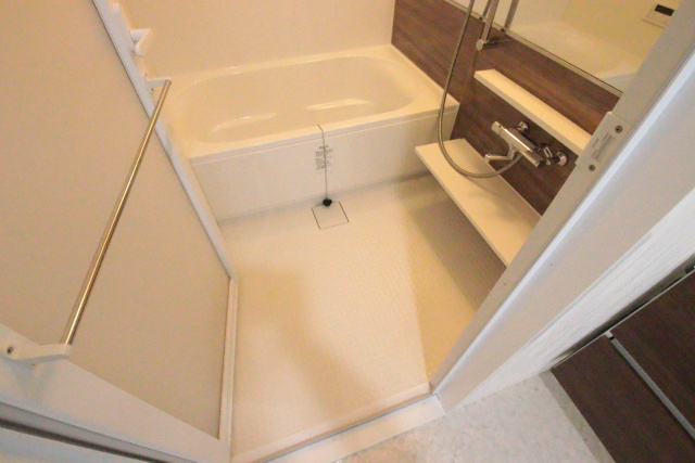 バス・シャワールーム　※別室の参考写真の為、現況優先です。