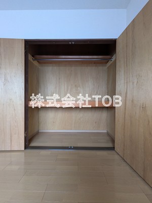 収納　西6帖クローゼット