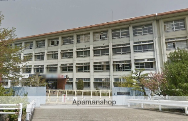 中学校　奈良市立平城中学校（中学校）まで178m