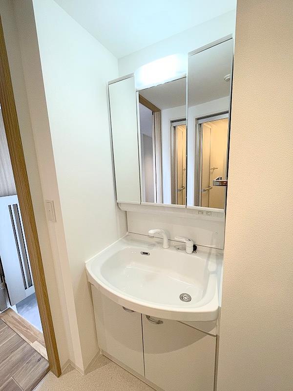 洗面設備　洗髪洗面化粧台