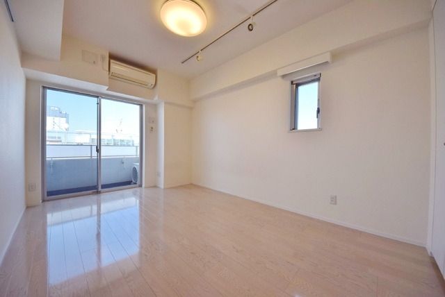 居室・リビング　★横窓はつきません★