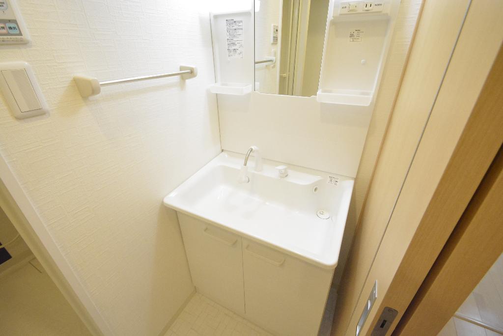 洗面設備　洗髪洗面化粧台