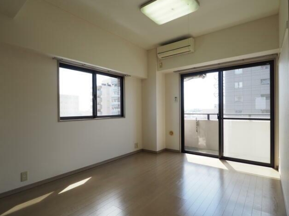 居室・リビング　角部屋・二面採光・2階以上で明るい室内☆