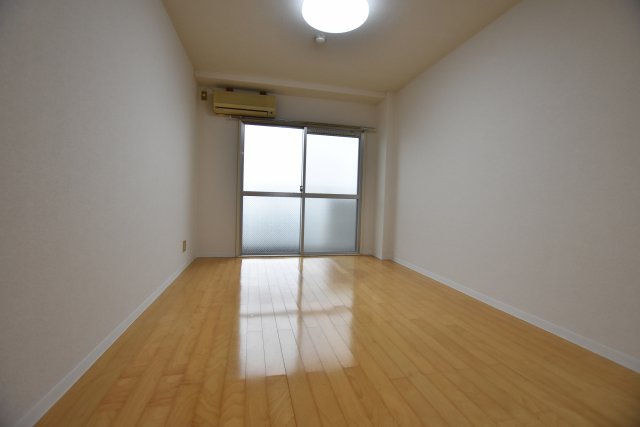 居室・リビング　同物件、別号室の参考写真です。