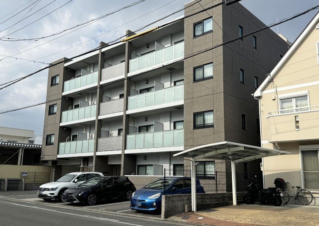 建物外観　建築中