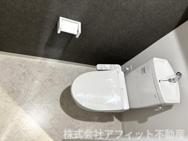 トイレ　温水洗浄暖房便座