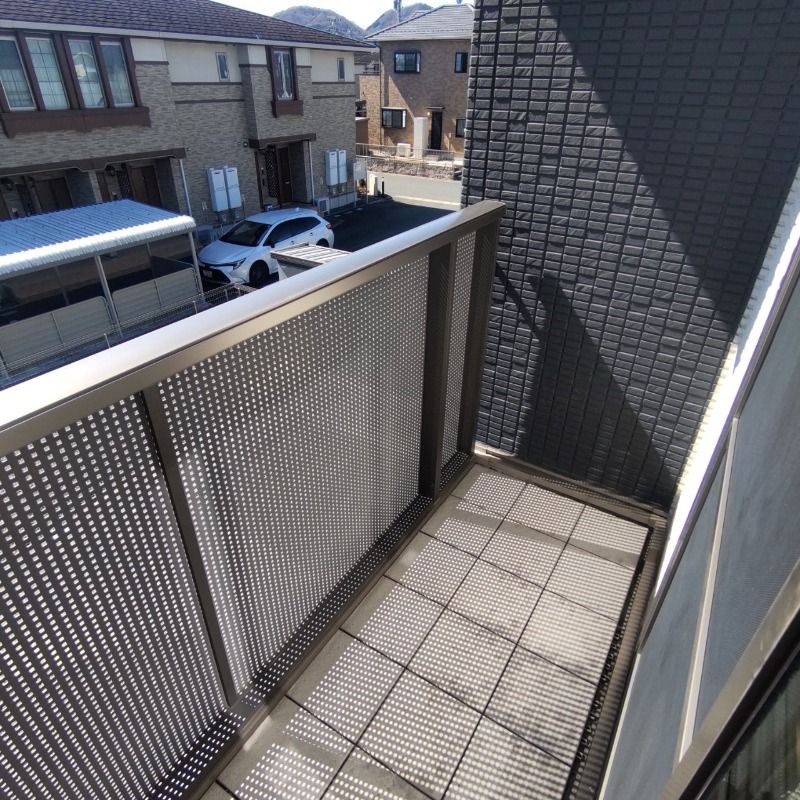 バルコニー　※別号室の写真となります。