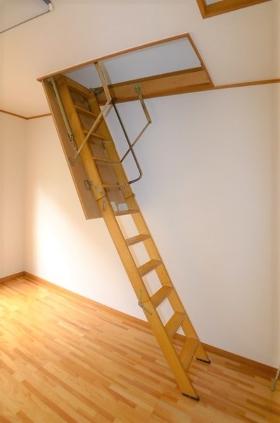 その他設備　ロフト入り口