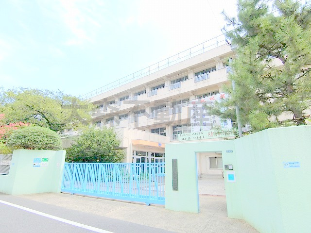 中学校　区立中学校 大森東（中学校）まで495m