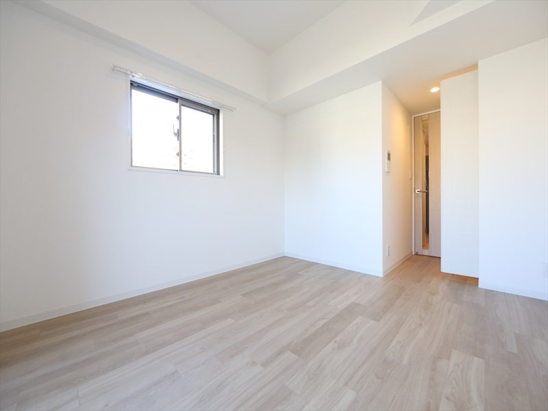 居室・リビング　洋室8.8帖　クローゼット付（収納充実してます）