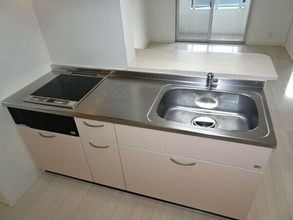 キッチン　初期費用分割可★ご希望の場所まで無料送迎サービス付♪