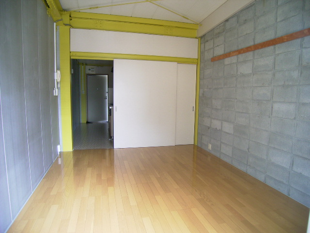 居室・リビング　現況が相違する場合は現況を優先致します。