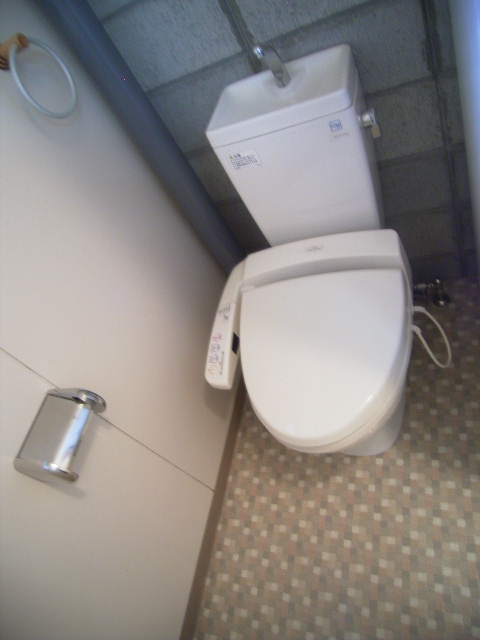 トイレ　現況が相違する場合は現況を優先致します。