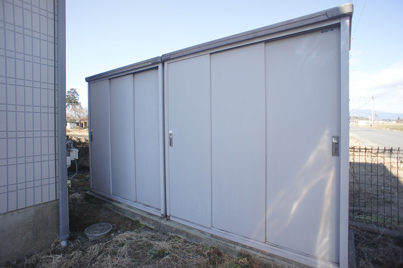 収納　外部物置付き