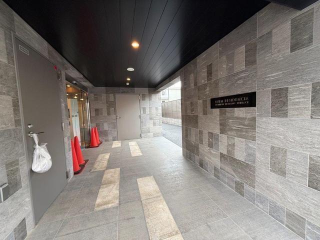 エントランス　エントランス