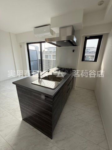 キッチン　※反転タイプ参考写真