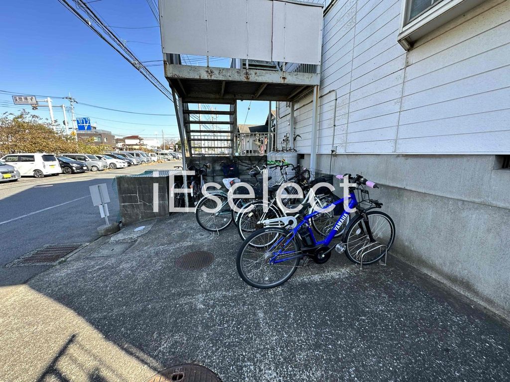 その他　自転車は邪魔にならないよに