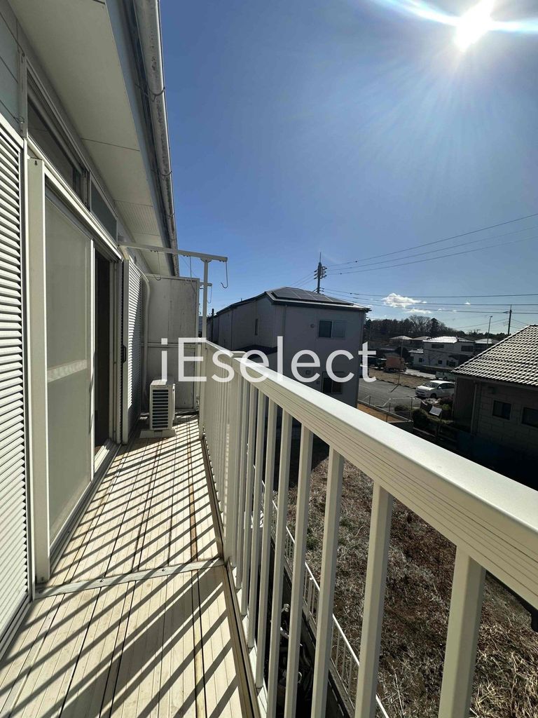 バルコニー　明るいバルコニー