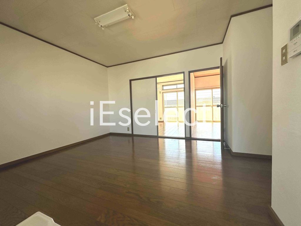 その他部屋・スペース　8.3帖のリビングです