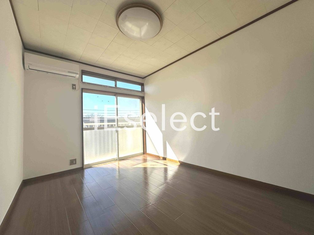 居室・リビング　南西向きで明るいお部屋です