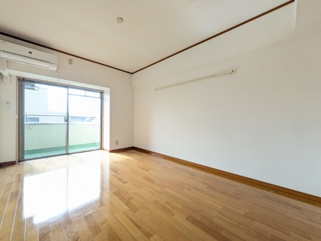 居室・リビング　洋室８．３帖