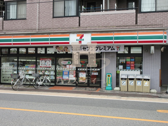 コンビニ　セブンイレブン戸田上戸田3丁目店（コンビニ）まで129m