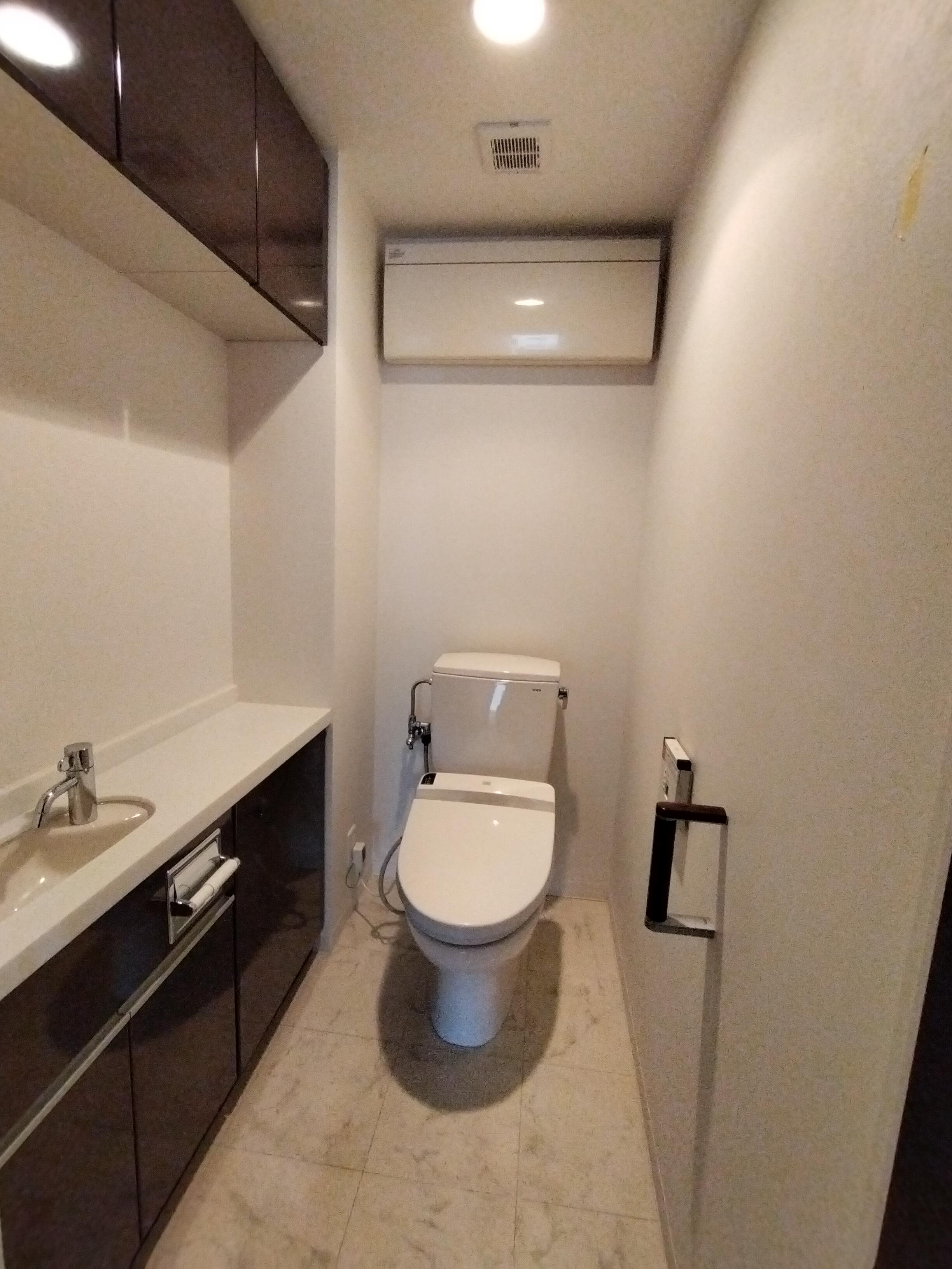 トイレ　広くてきれいなトイレ♪