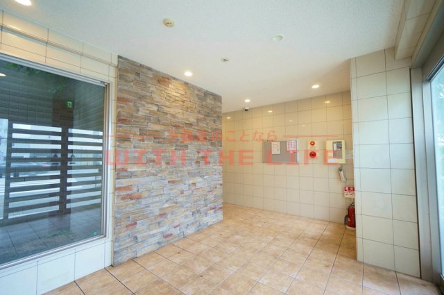 エントランス　清潔なエントランスです