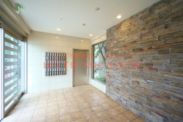 ロビー　落ち着いたロビーです