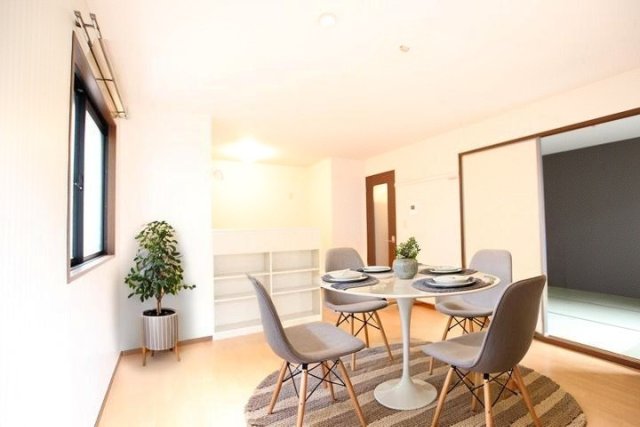 居室・リビング　ＣＧで家具等を配置したもので家具等は含まれません。