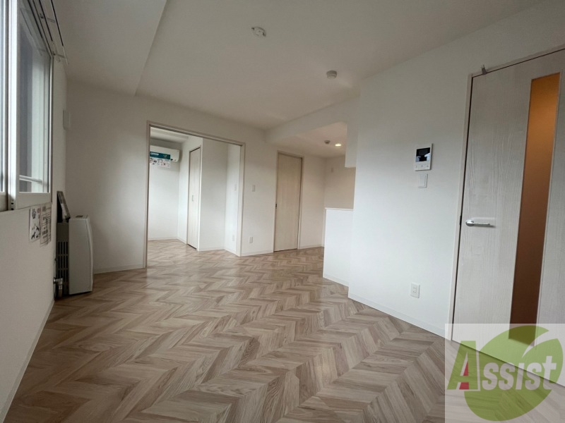 居室・リビング　広くてきれいなリビングです！快適に過ごせそうですね。