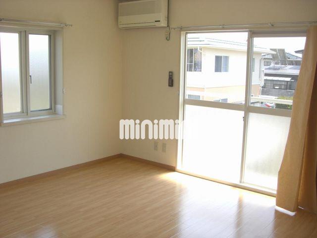 居室・リビング　角部屋・２面採光で風通しも良好